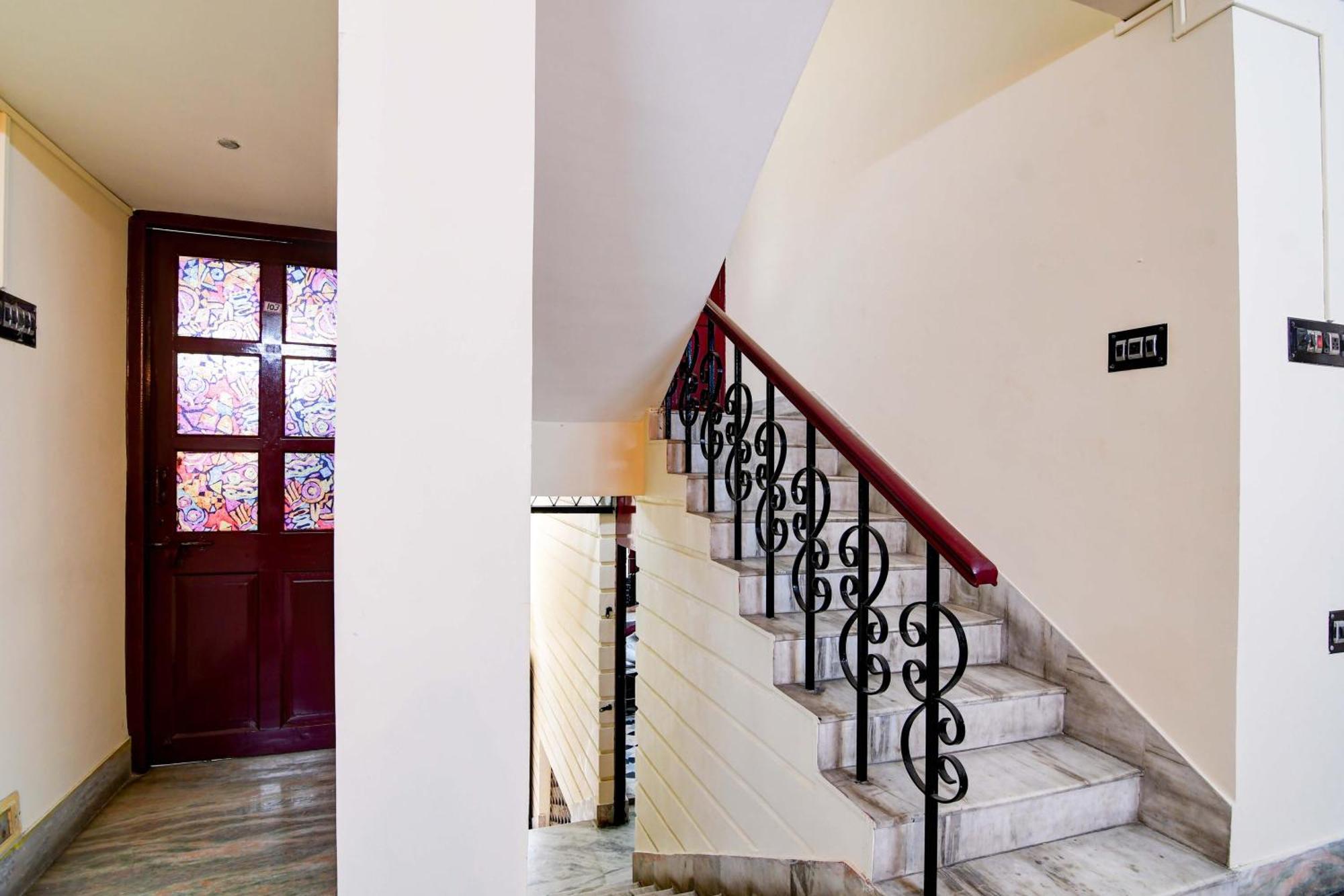 Oyo Simplex Guest House Behala Calcutta Eksteriør billede